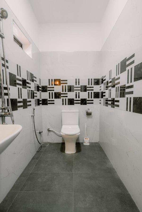 Sri Construction Circuit Bungalow Batticaloa Buitenkant foto