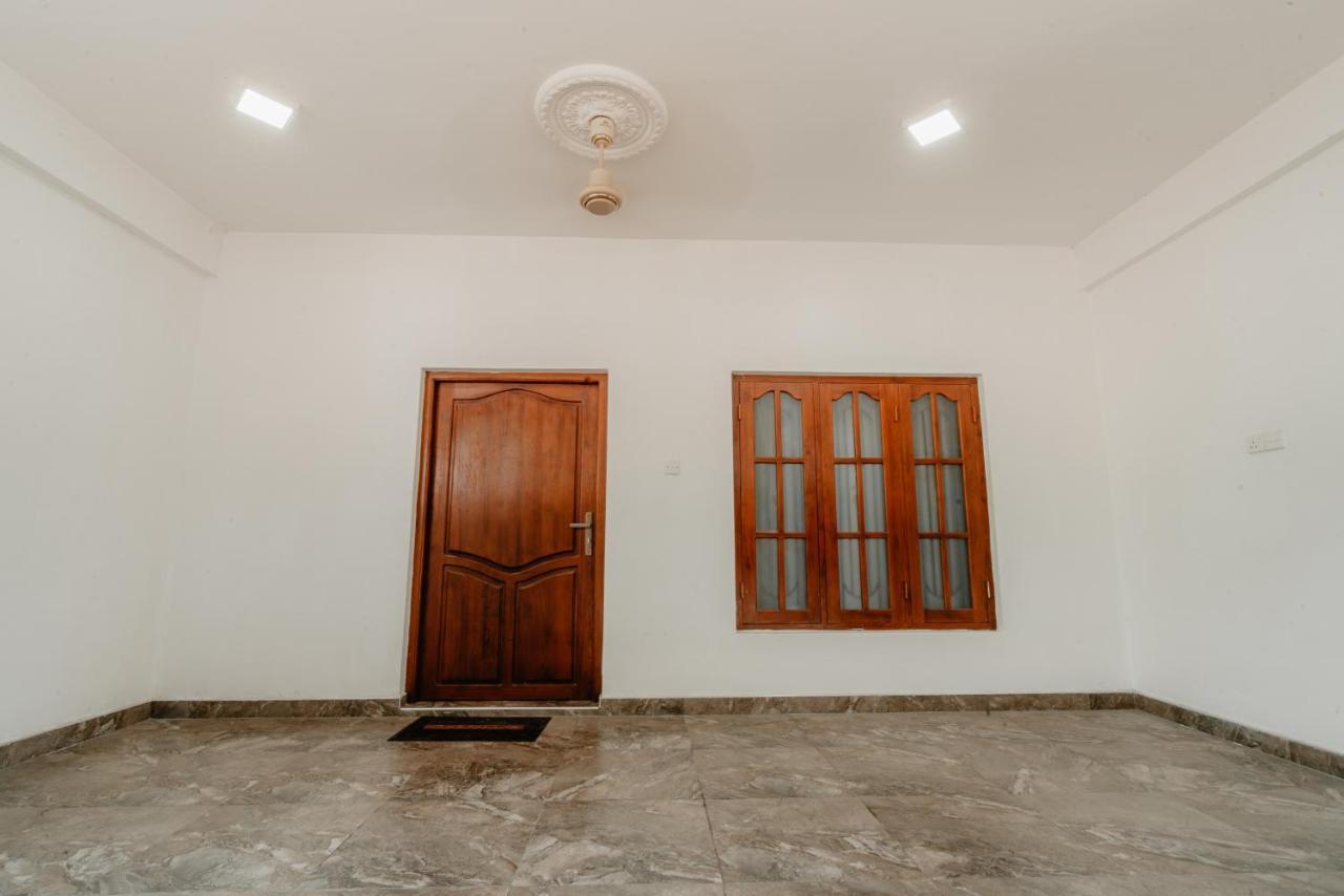 Sri Construction Circuit Bungalow Batticaloa Buitenkant foto